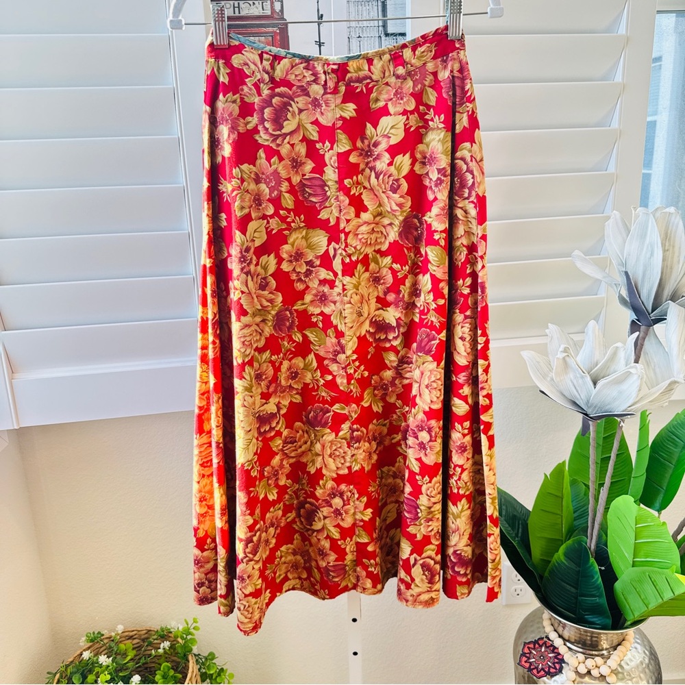 LizSport (Vintage). Size Petite 4. Women's Red Floral Midi Skirt Button Front - Picture 5 of 8
